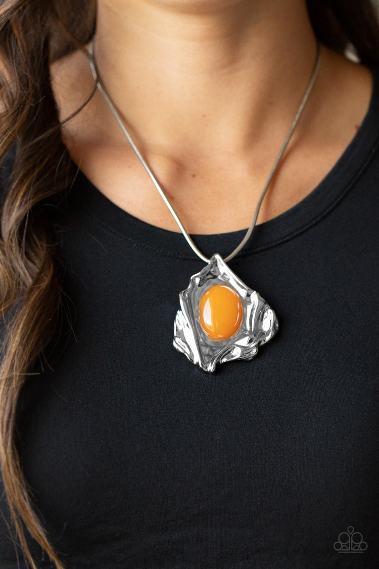 Amazon Amulet - Orange 1837
