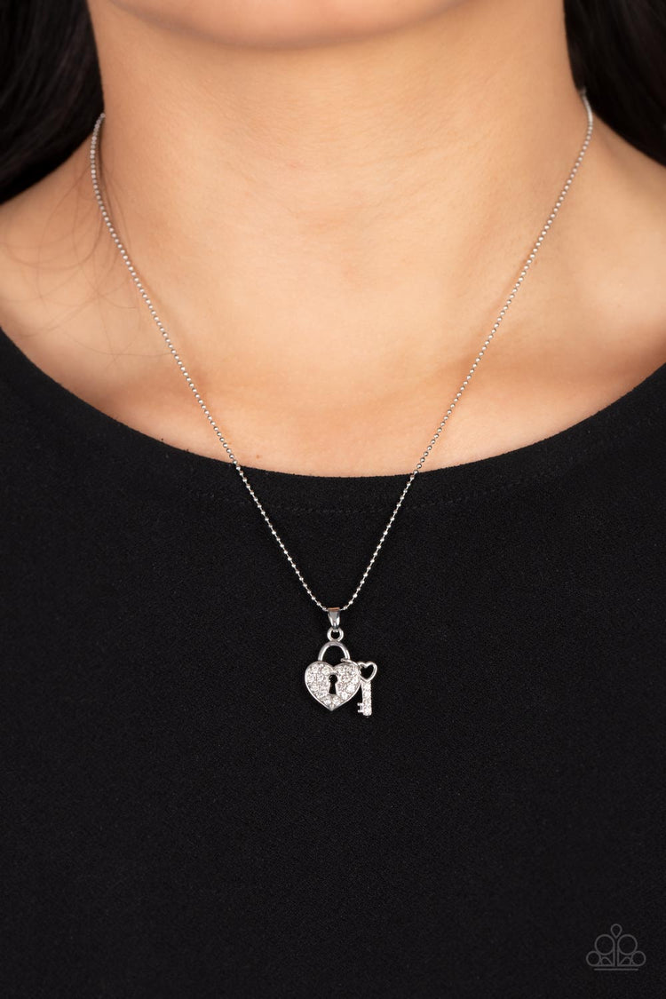 You Hold My Heart - White 0191