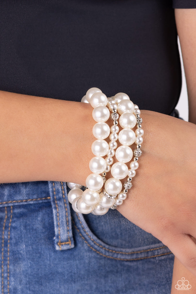Vastly Vintage - White 0281