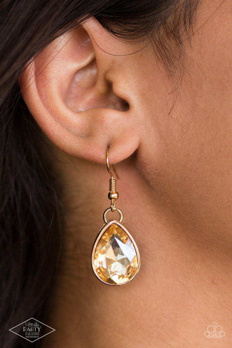 Show-Stopping Shimmer - Gold 0005