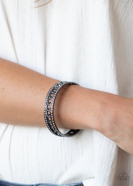 Couture Court - Black 1472