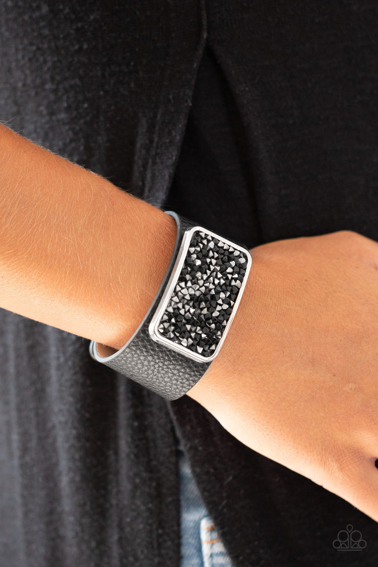 Interstellar Shimmer - Black 1380