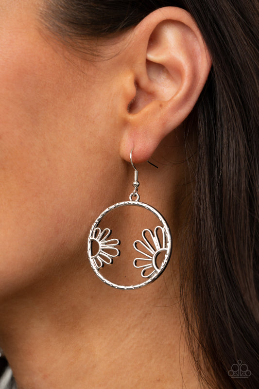 Demurely Daisy - Silver 1629