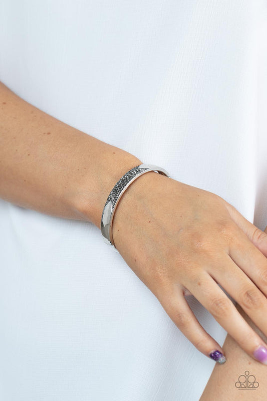 Radiant Edge - Silver 0094