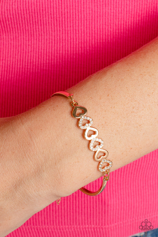 Attentive Admirer - Gold 0190