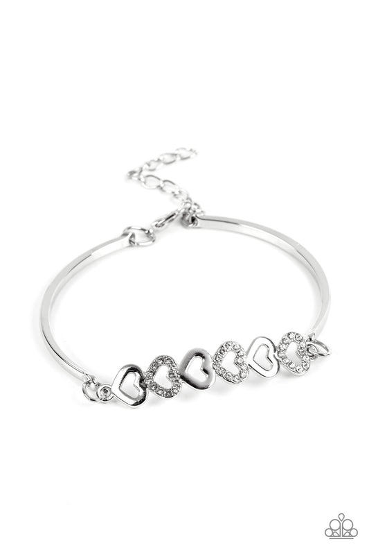 Attentive Admirer - White 0194