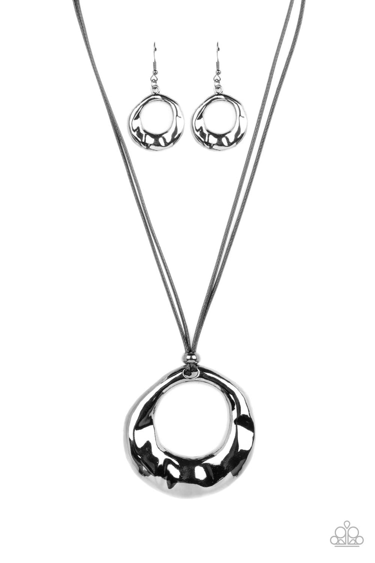 Tectonic Treasure - Black 0246