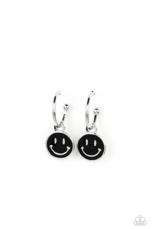 Subtle Smile - Black 0136