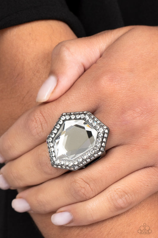 Smoldering Sass - Black 0131