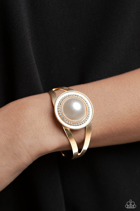 Put On The GLITZ - Gold 0229