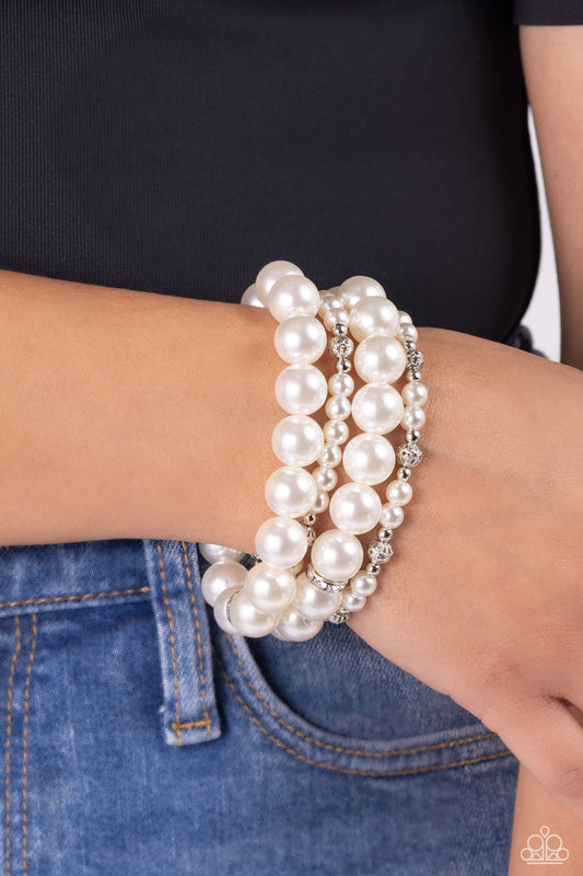 Vastly Vintage - White 0281